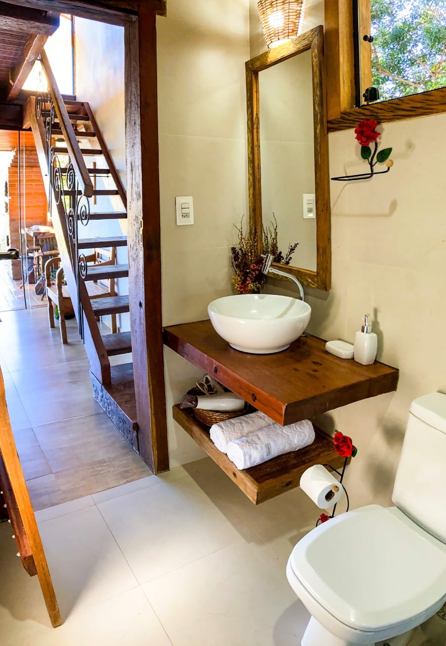 Vista noturna do chalé