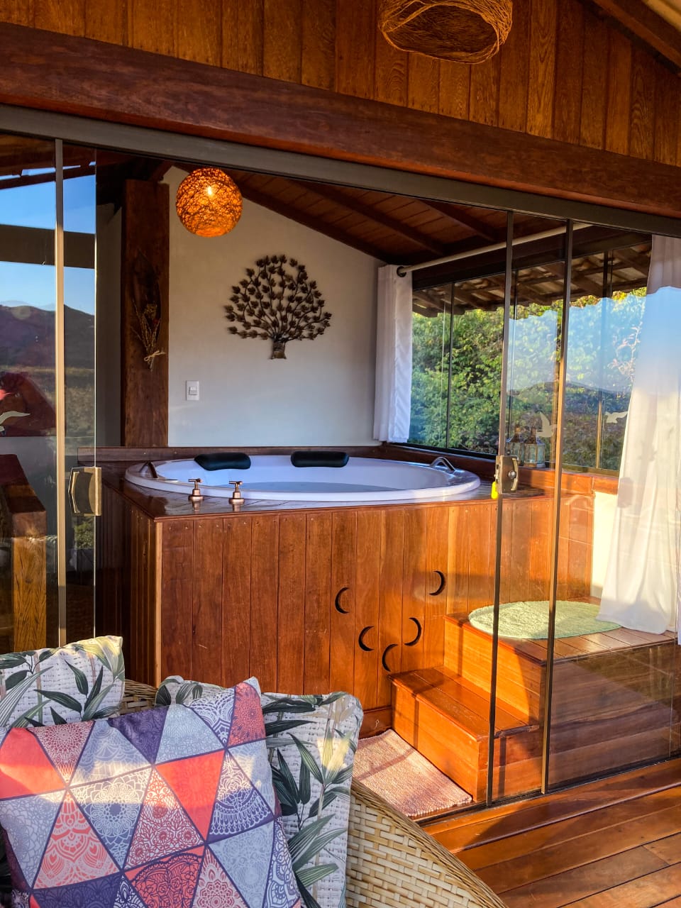 Ambiente iluminado à noite